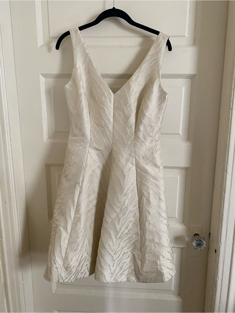 Monique Lhuillier Ivory Textured V-Neck Dress